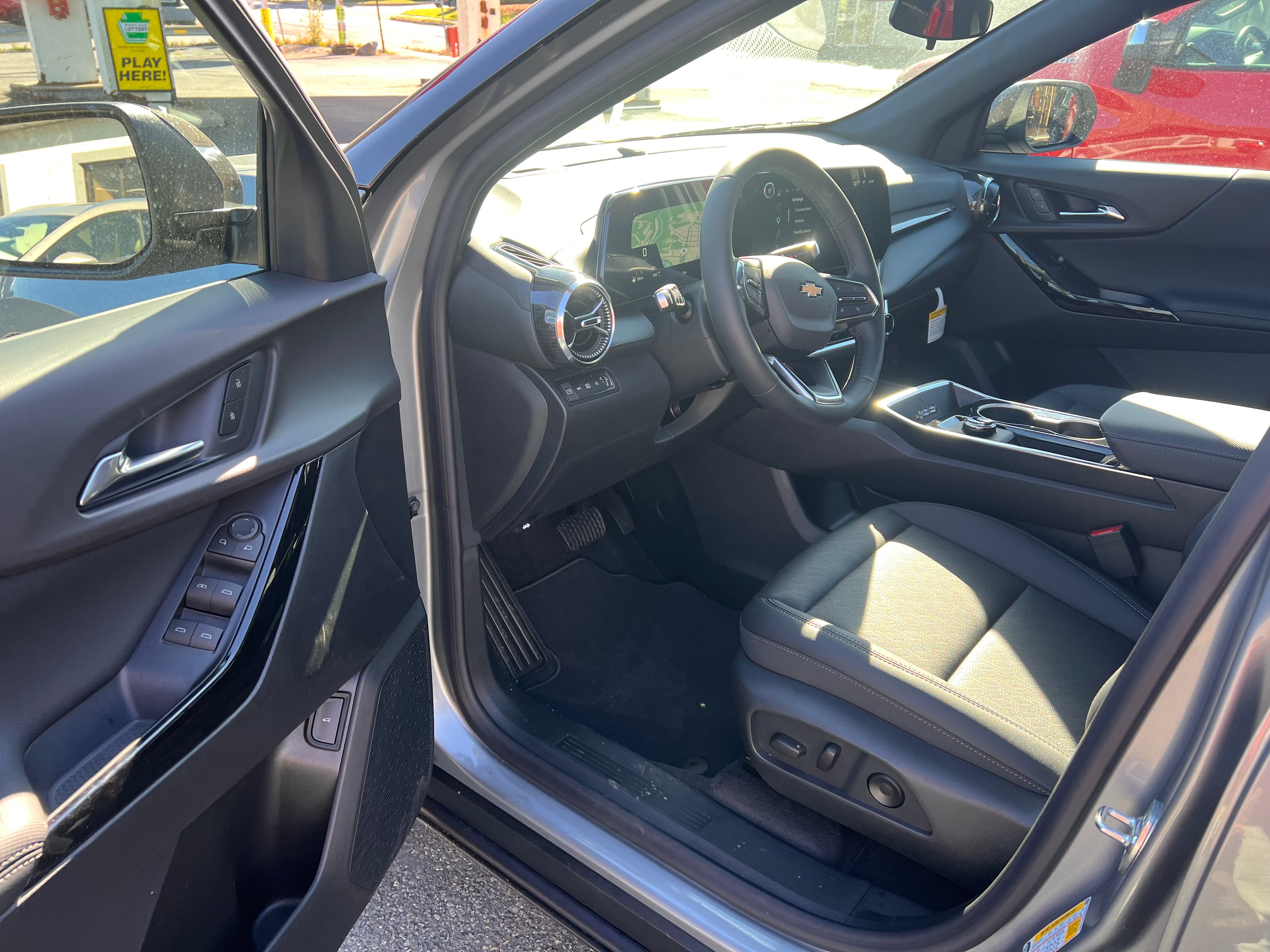 2027 Chevrolet Equinox LT - Photo 16