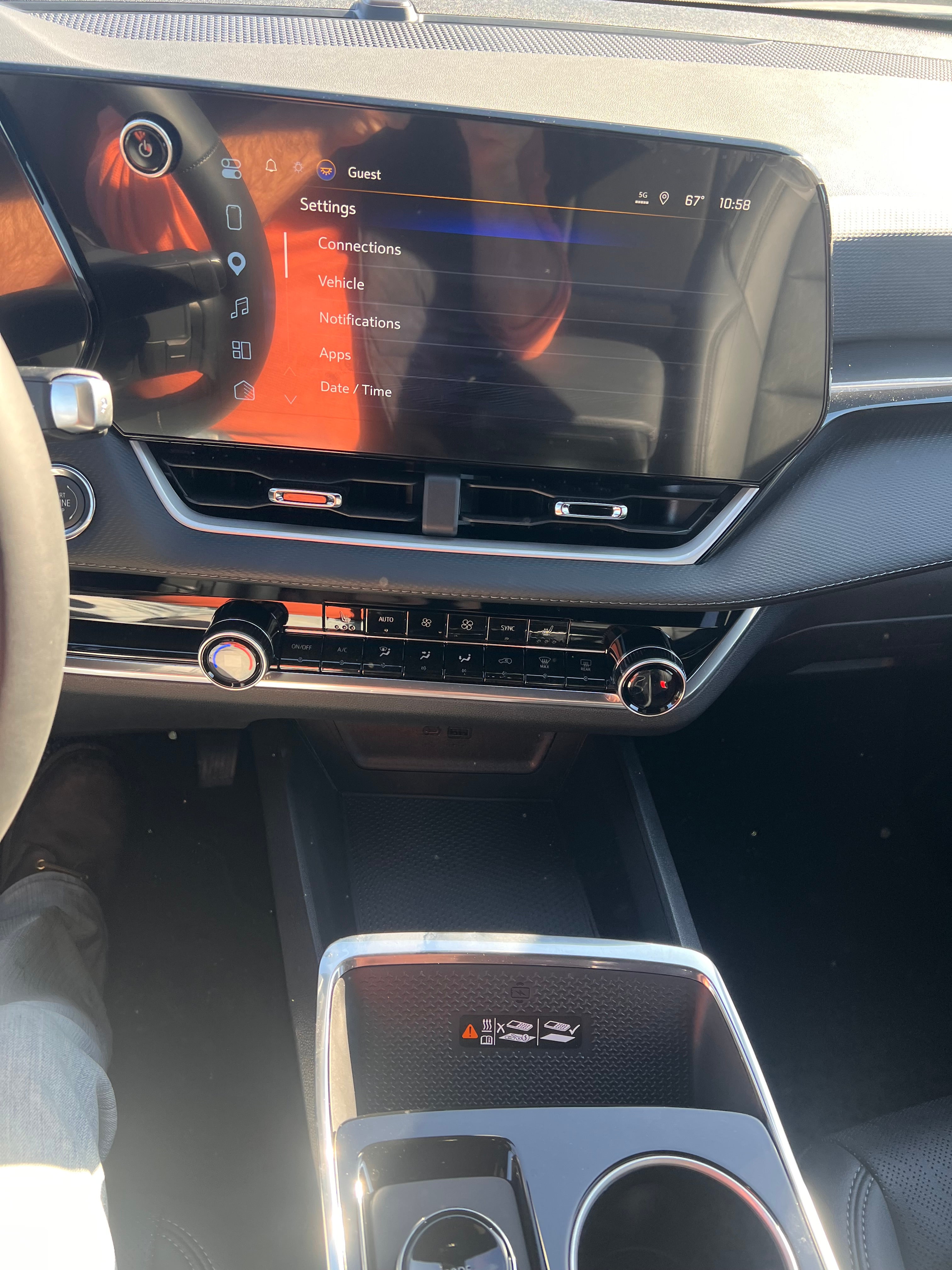 2027 Chevrolet Equinox LT - Photo 18