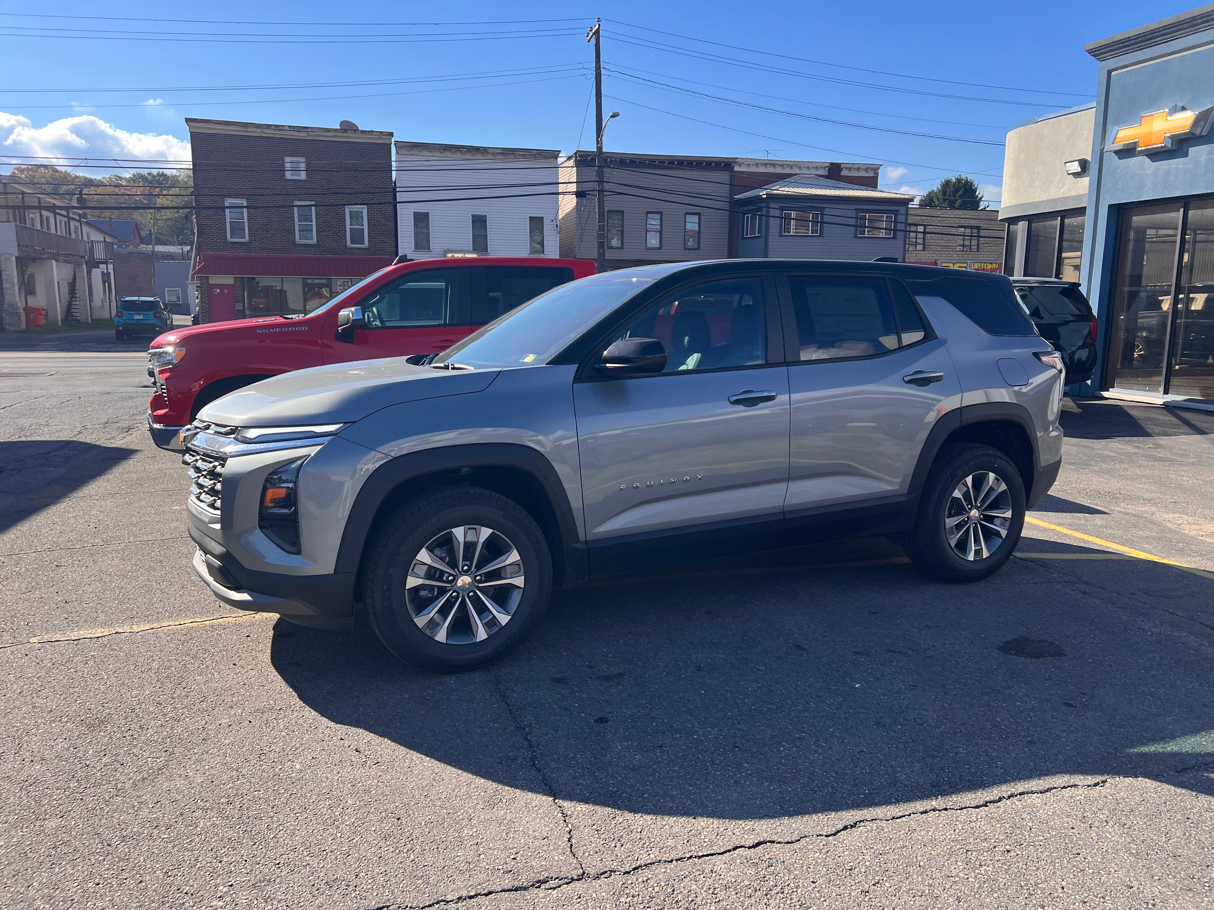 2027 Chevrolet Equinox LT - Photo 8
