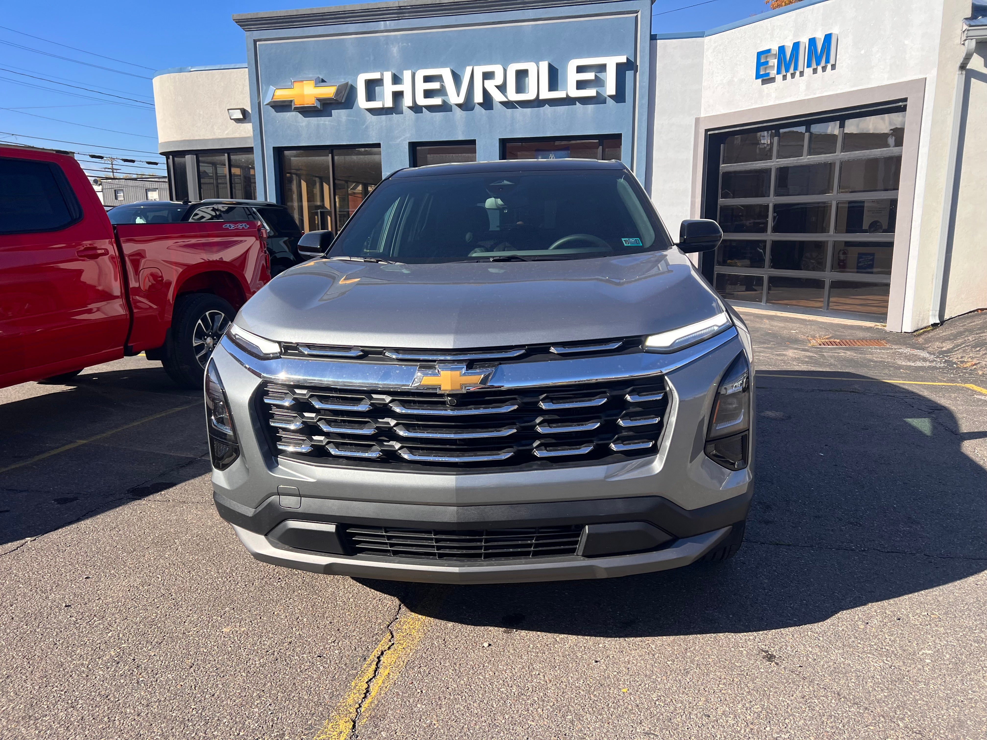 2027 Chevrolet Equinox LT - Photo 9