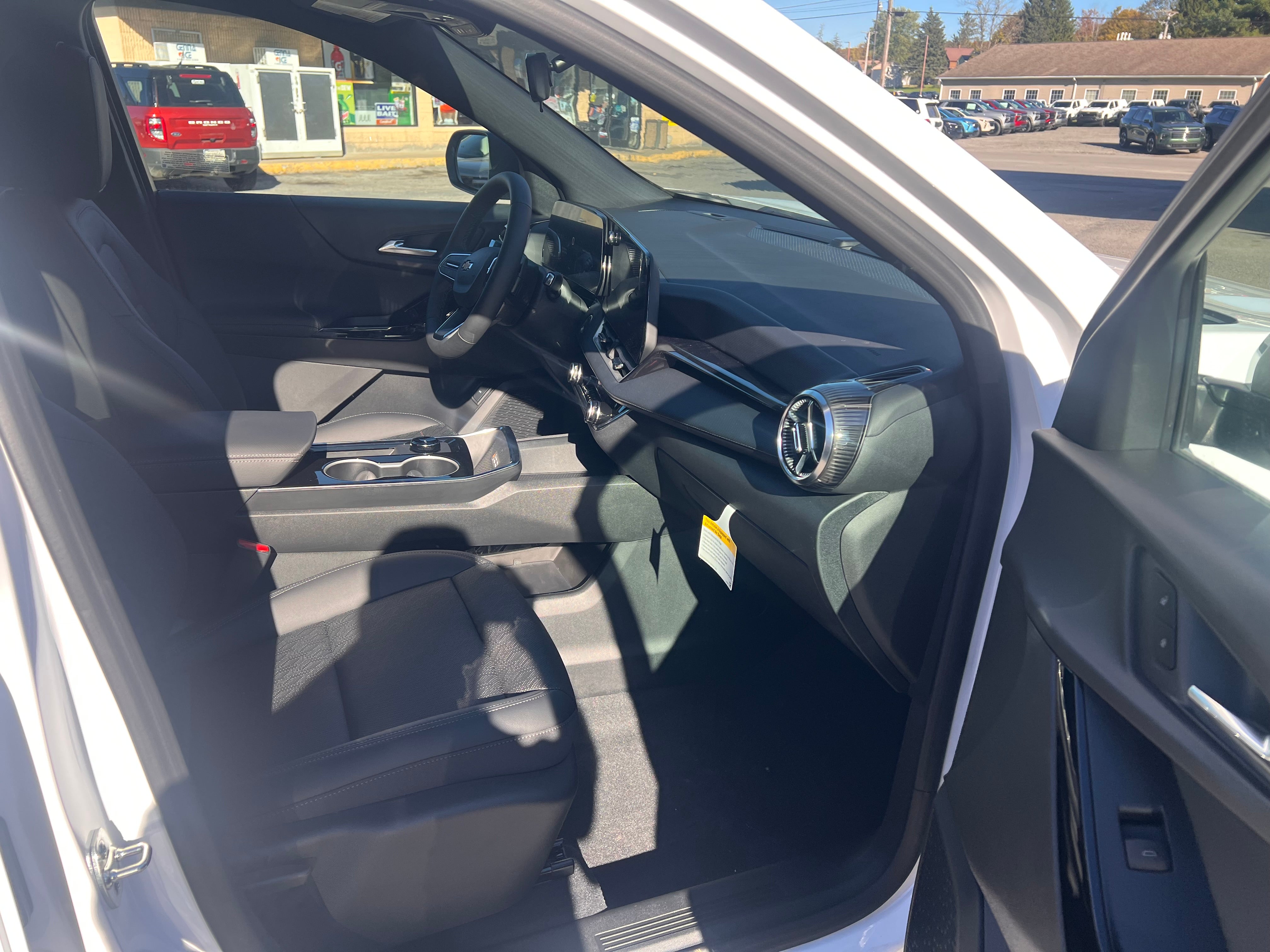 2027 Chevrolet Equinox LT - Photo 15