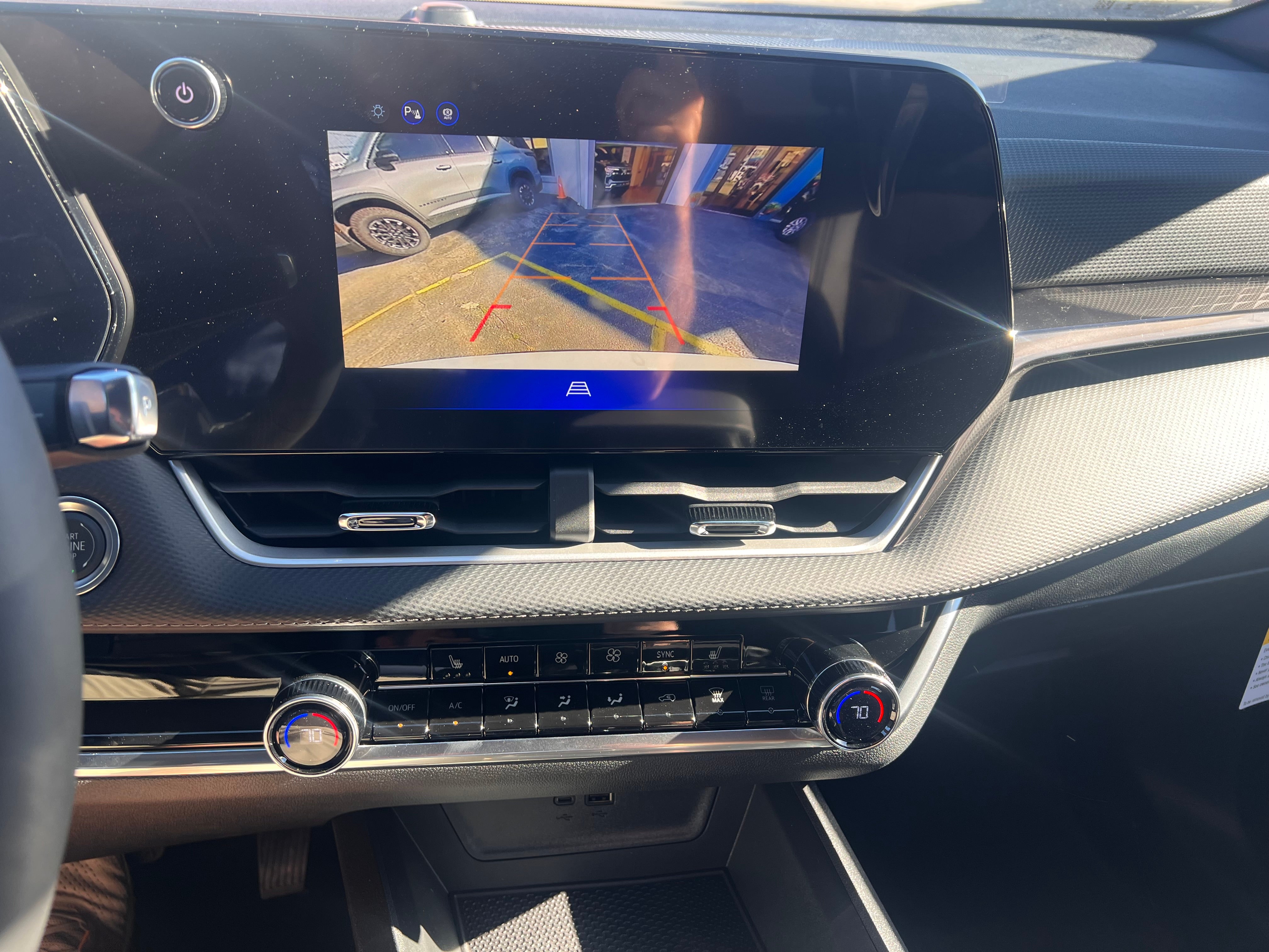 2027 Chevrolet Equinox LT - Photo 21